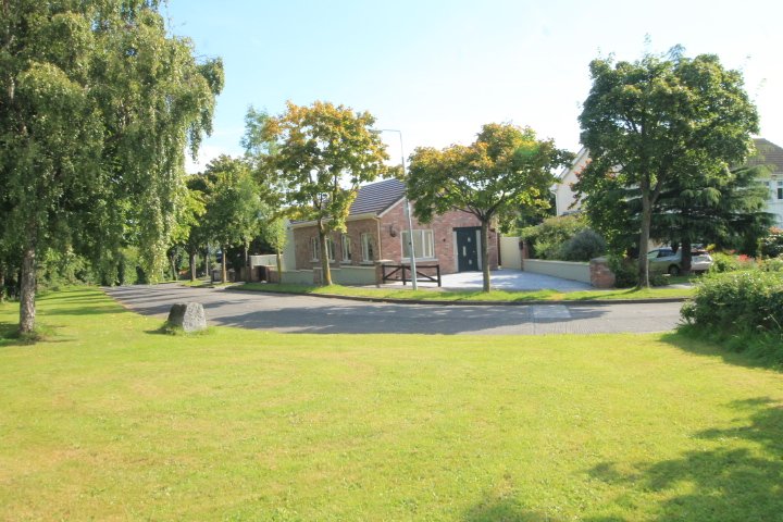 Front photo with Green aspect