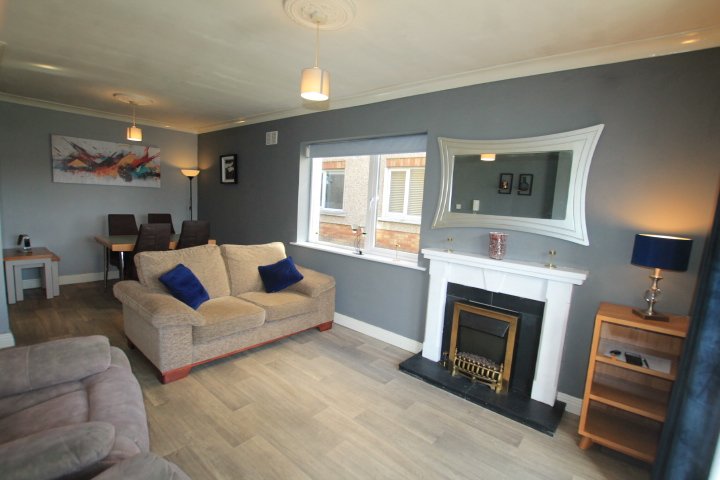 Loung and Kitchebn are 3